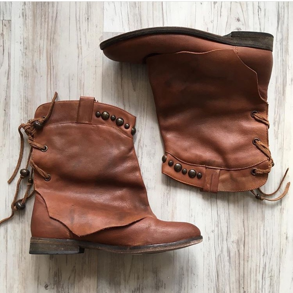 BROWN LEATHER BOOTIES